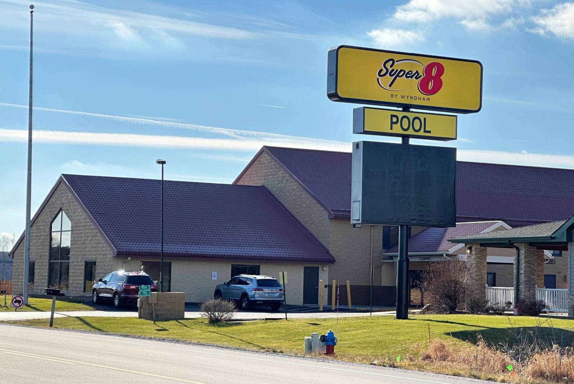 Super 8 By Wyndham Sturtevant Racine Eksteriør bilde